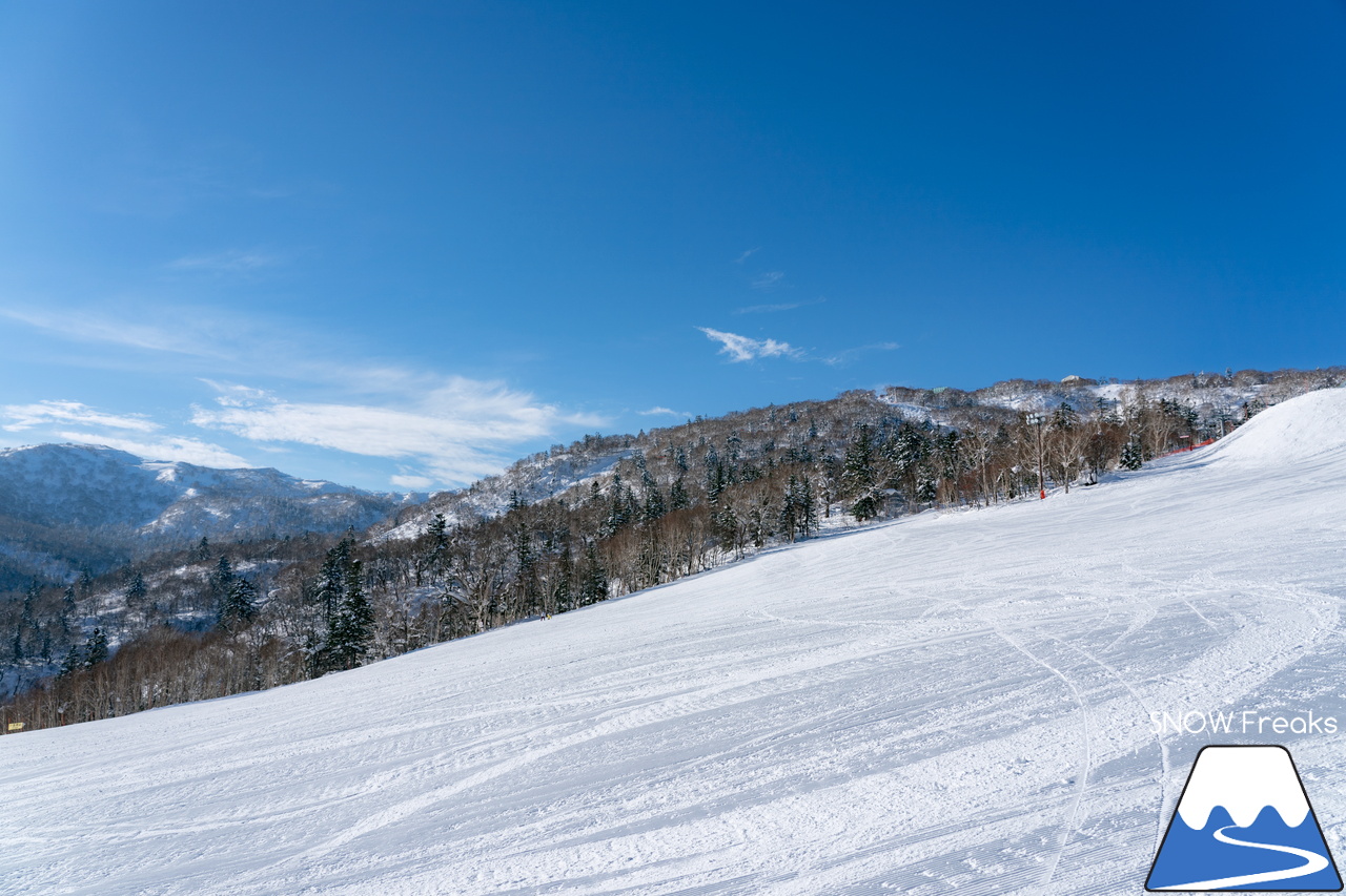 札幌国際スキー場｜北海道最高峰・旭岳も見えた！これ以上はなかなか無い、澄み渡る青空に恵まれた１月最後の日曜日。